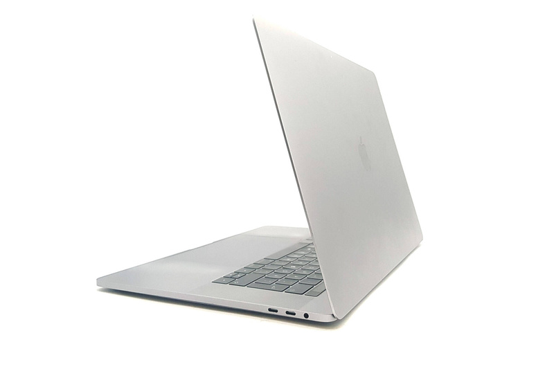 Apple MacBook Pro A1707 i7-7700HQ 16GB 250GB SG