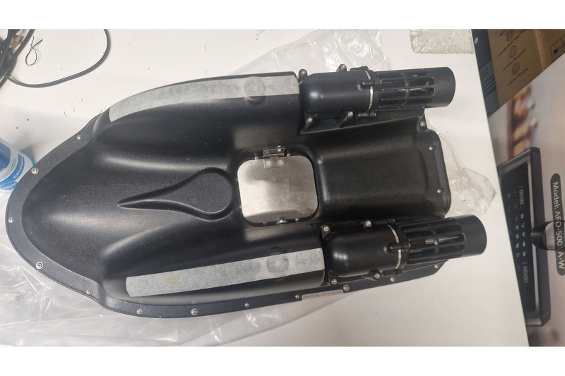 Łódka zanętowa Boatman Actor Basic V2 AutoPilot LED 500m 1.5kg