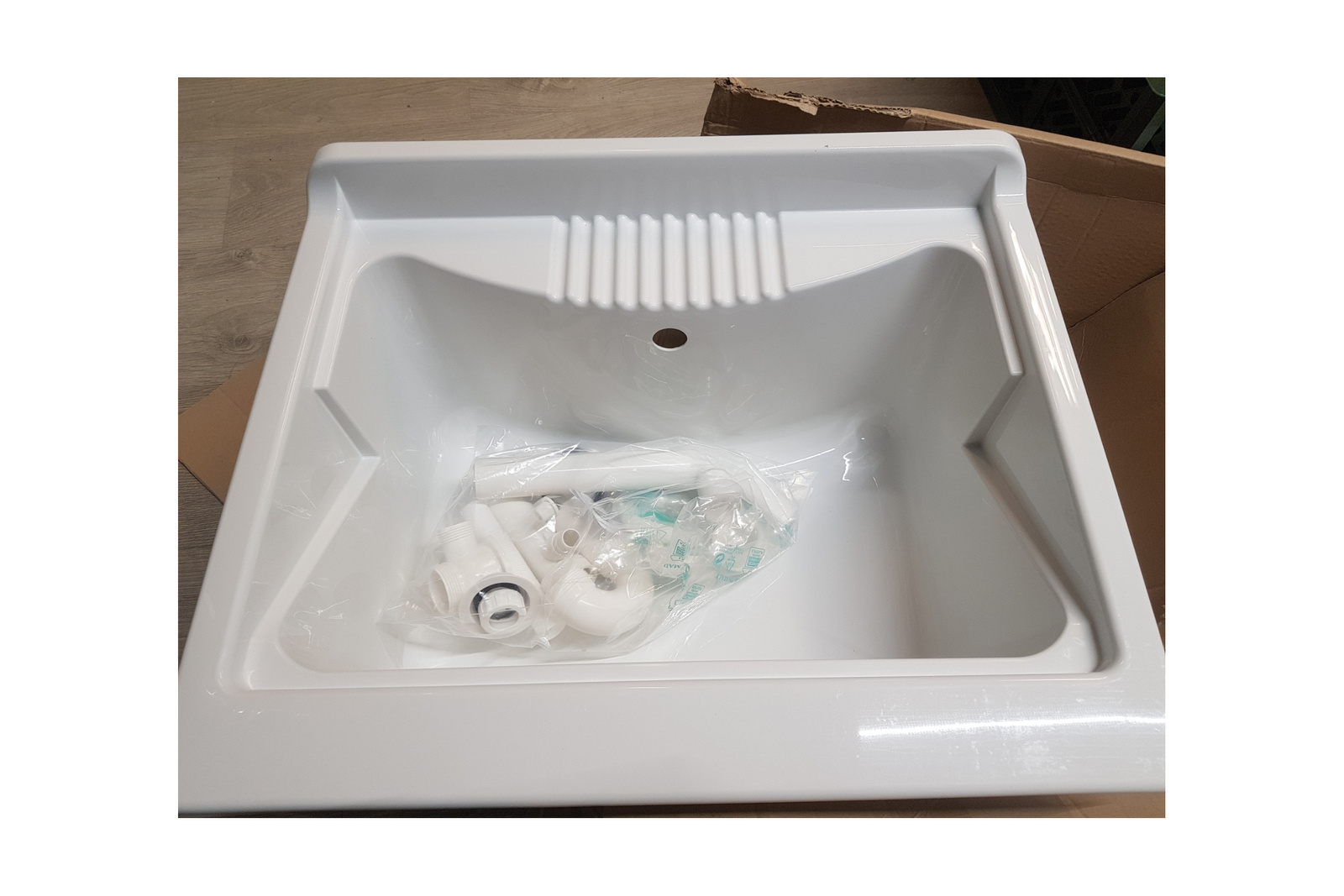 Negrari 9006K Resin washbasin indoor/outdoor 45x50x87cm White