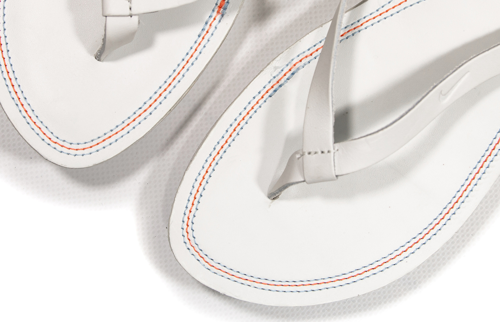 Buty Nike WMNS CELSO CITY SUPERHEEL 386857-111