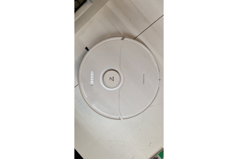 Roborock S8 Pro Ultra white cleaning robot