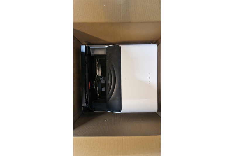 Roborock S8 Pro Ultra white cleaning robot