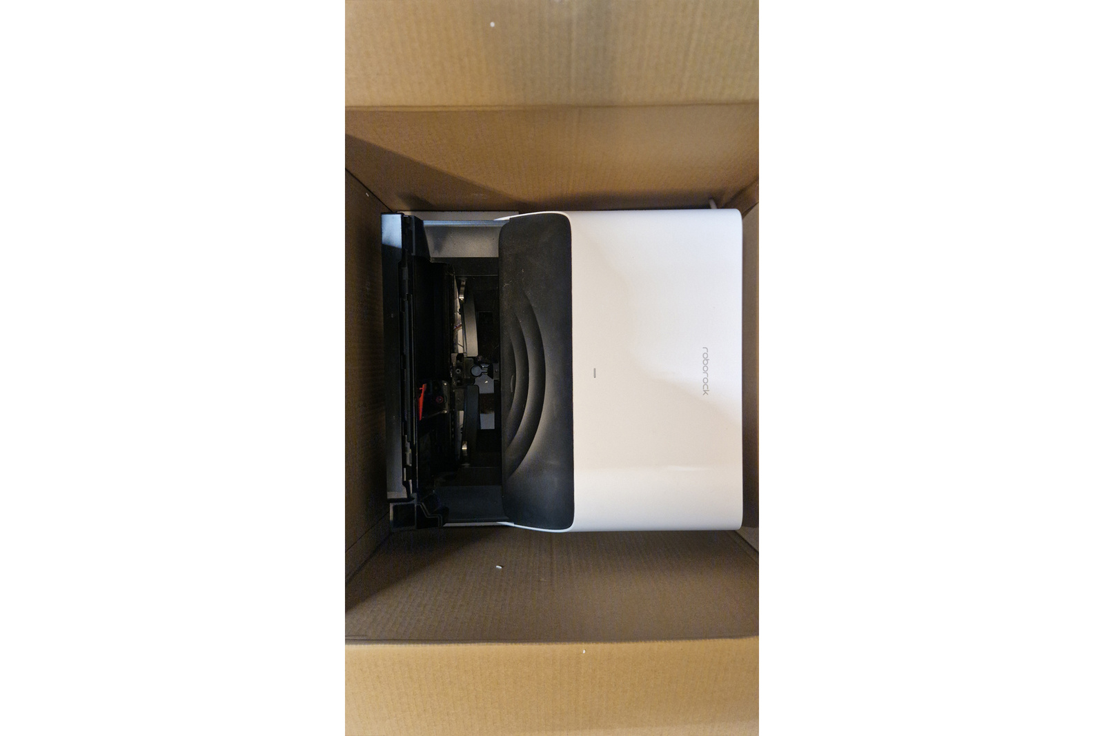 Roborock S8 Pro Ultra white cleaning robot