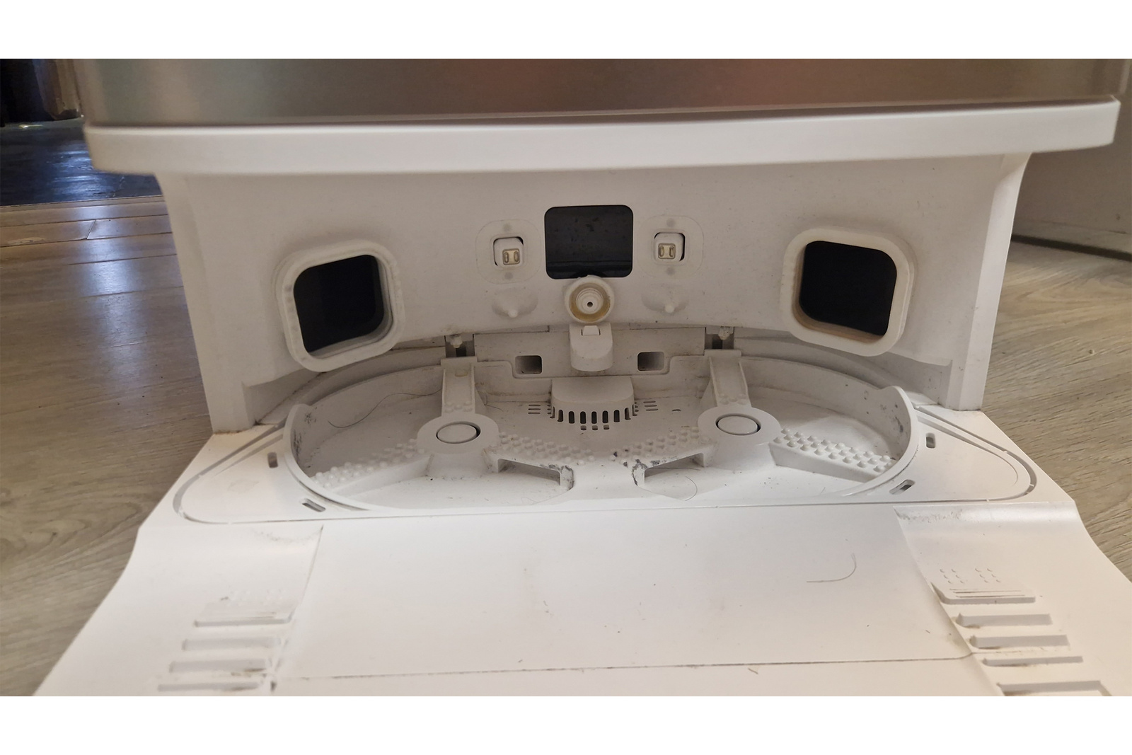 Dreame L10s Pro Ultra Robot Vacuum Mop Station 7000Pa MopExtend